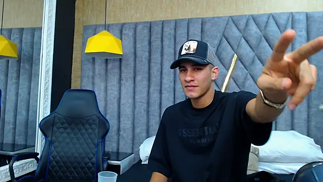 Snapshot of JakeMoxley chatting on January 16, 12:31 pm JakeMoxley online show from January 16, 12:31 pm