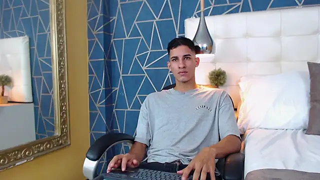 Snapshot of JakeMoxley chatting on January 6, 12:46 pm JakeMoxley online show from January 6, 12:46 pm