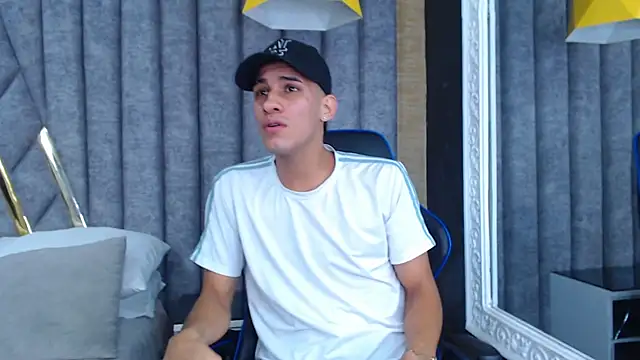 Snapshot of JakeMoxley chatting on March 10, 3:34 am JakeMoxley online show from March 10, 3:34 am