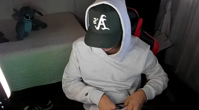 PipeRodriguez  online show from March 6, 1:14 pm