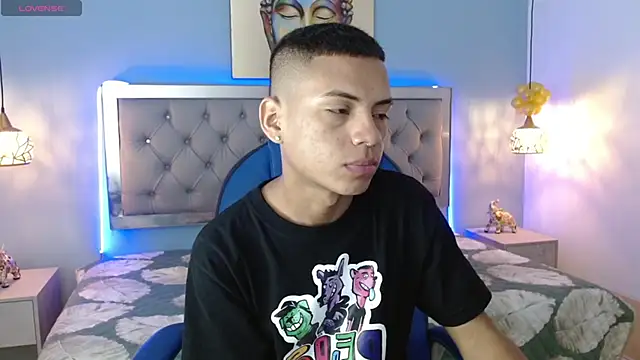 OwenStone  online show from December 30, 8:36 pm