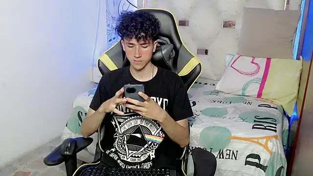 johnny cagee online show from November 19, 6:02 am