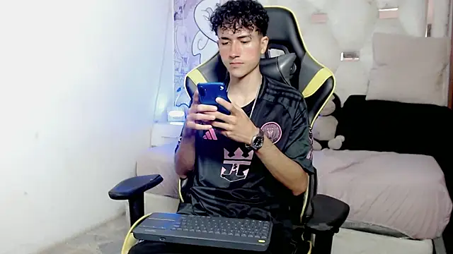 johnny cagee online show from January 7, 4:06 am