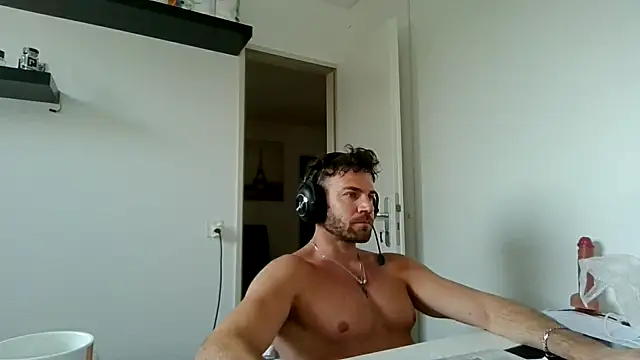 alpha-hunk online show from March 8, 9:13 am