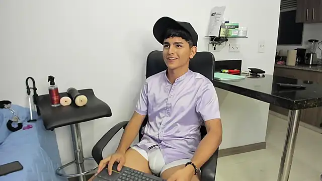 Lyam ap online show from January 18, 7:37 am