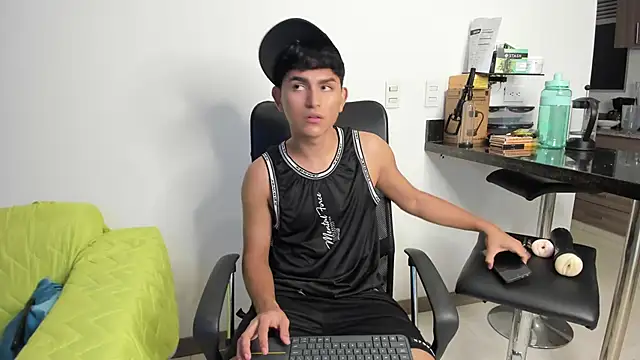 Lyam ap online show from January 24, 8:02 am