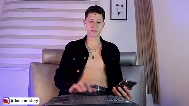 Dorianmistery2322  online show from March 13, 11:44 pm