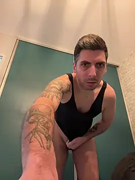 titi326326 online show from February 1, 9:00 am