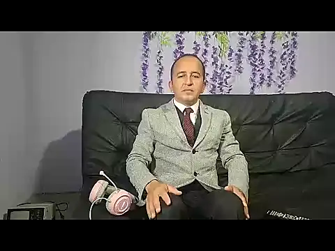 yazforeSolo online show from November 10, 2:33 pm