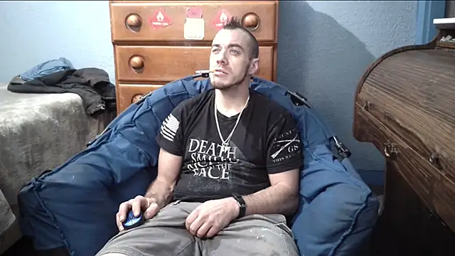 ScubaStevex online show from December 6, 10:49 am