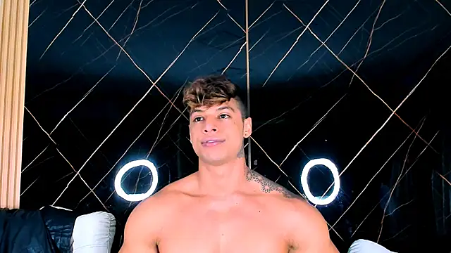 Owen Muzcle online show from October 20, 6:12 pm