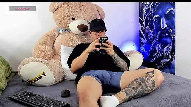 boyc022  online show from January 17, 2:53 pm