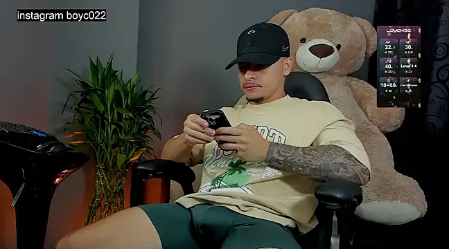 boyc022  online show from March 8, 12:09 am