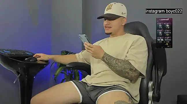 boyc022  online show from January 9, 3:58 am