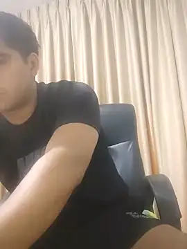 estudiante69 online show from December 12, 3:21 am