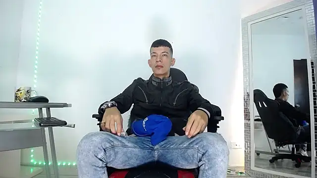 Favel Gomez7 online show from December 23, 12:19 pm