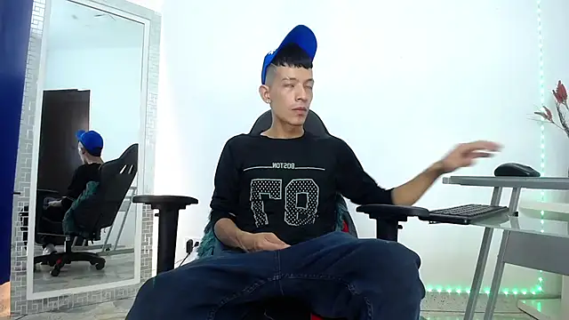 Favel Gomez7 online show from December 11, 1:44 pm