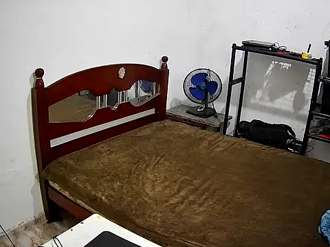 SkinnyLatinMan online show from November 30, 12:02 am