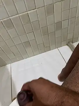 Snapshot of rodrigo21Cm_ chatting on February 23, 5:50 am rodrigo21Cm online show from February 23, 5:50 am