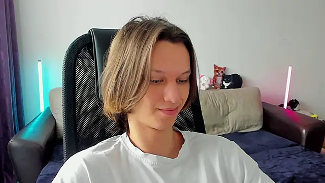 Ostin meow online show from April 11, 9:46 am