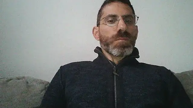 Snapshot of alcatraz009 chatting on October 20, 6:39 am alcatraz009 online show from October 20, 6:39 am