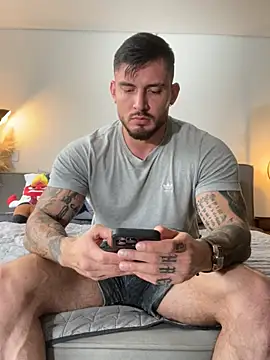 DimitriSullivan  online show from February 12, 1:39 pm