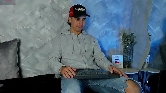 Snapshot of -Bruno-Bs chatting on October 16, 12:18 am -Bruno-Bs online show from October 16, 12:18 am