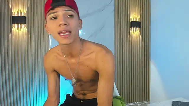 im sebaslopez online show from December 7, 3:58 am