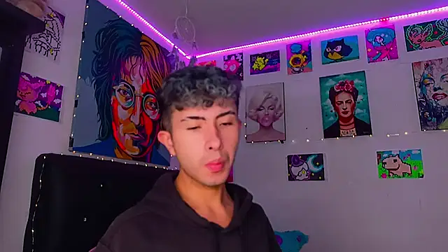 Noah Xitruxx online show from March 8, 6:09 am