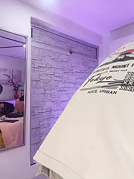 Noah Xitruxx online show from October 17, 3:21 am