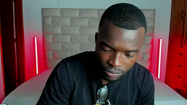 Dylan Taylor online show from February 10, 3:44 am