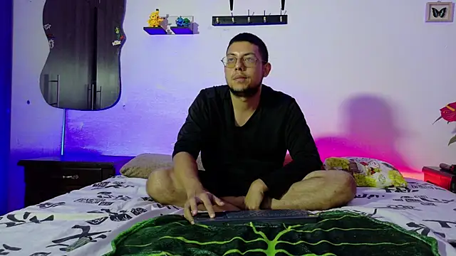 Nymphobuddies online show from November 26, 7:39 pm