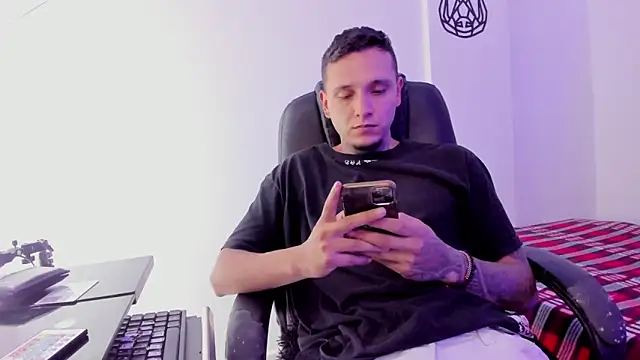 dann torres online show from December 10, 3:30 am