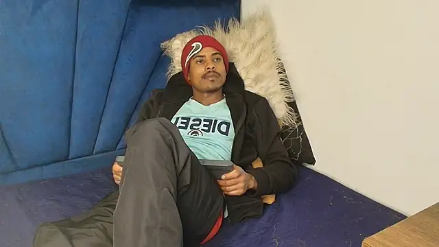 Bigote Big0357 online show from September 20, 3:06 am