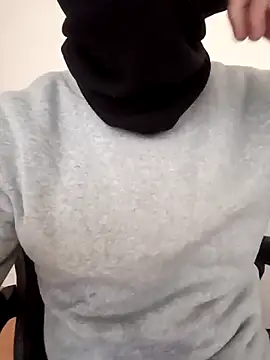 EE9EE9 online show from February 10, 5:50 pm