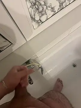 Loco42- online show from February 24, 6:04 pm