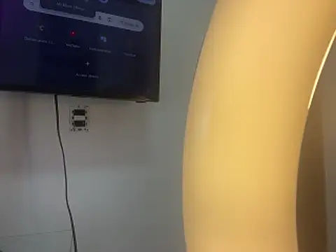 Robin Rief online show from March 8, 3:32 am