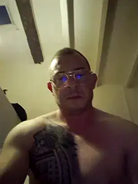 jourdinio13 online show from January 5, 9:36 pm