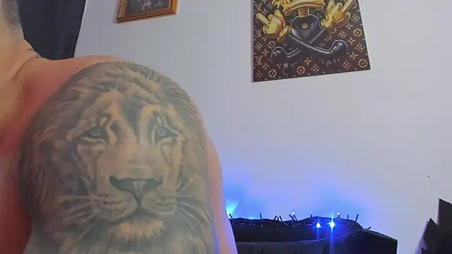 vincent carusso94 online show from December 20, 3:25 am