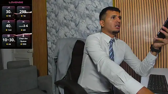 Hideintheoffice online show from December 5, 5:14 am