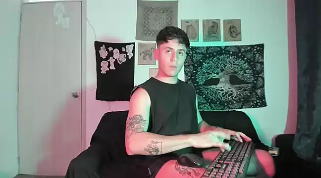 Snapshot of Antonello_Vannucci chatting on January 22, 9:22 pm Antonello Vannucci online show from January 22, 9:22 pm