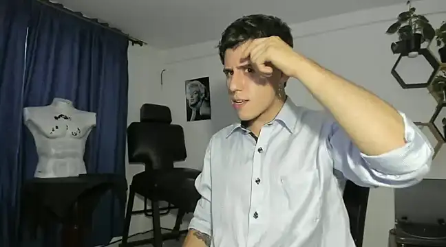 Snapshot of Antonello_Vannucci chatting on March 8, 11:18 pm Antonello Vannucci online show from March 8, 11:18 pm