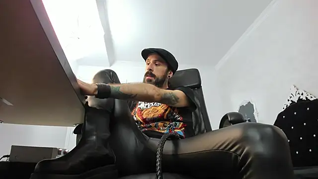 AxelColton online show from January 3, 6:44 am