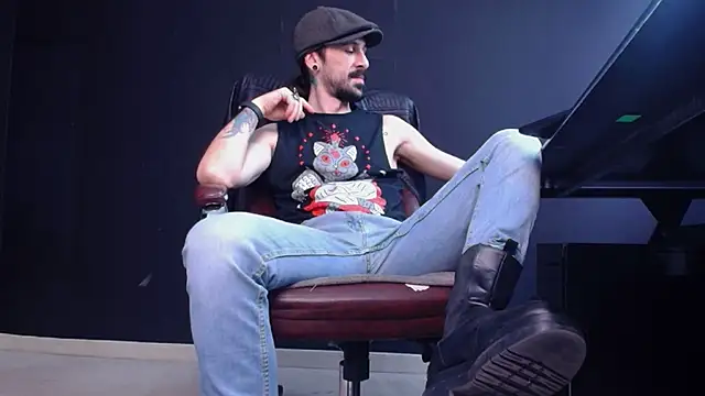 AxelColton online show from October 18, 10:31 am