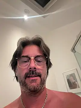 Johnny Bottoms online show from July 1, 4:13 am