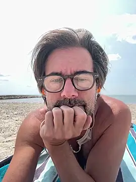 Johnny Bottoms online show from July 19, 3:40 pm