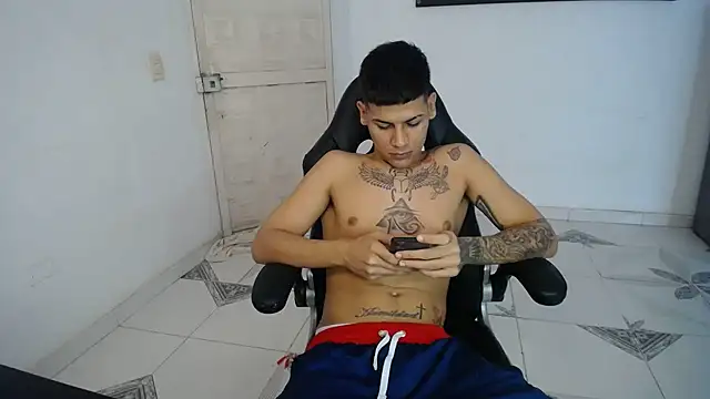 Clyde019 online show from February 26, 4:45 pm