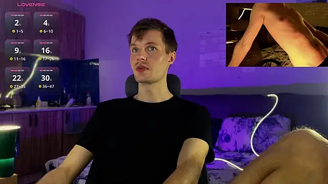 Leonnextdoor online show from April 11, 8:23 pm