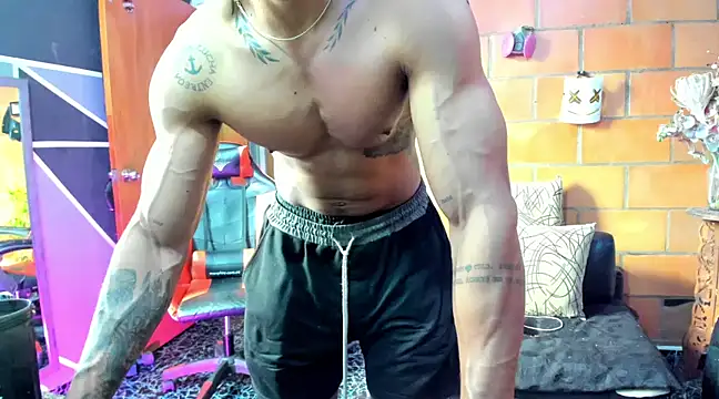 Snapshot of Adam_Valenciia chatting on February 22, 10:15 pm Adam Valenciia online show from February 22, 10:15 pm