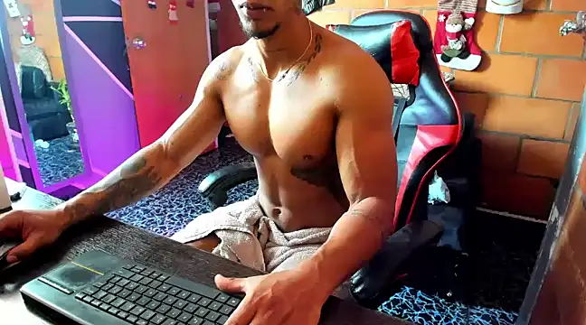 Snapshot of Adam_Valenciia chatting on January 7, 3:11 pm Adam Valenciia online show from January 7, 3:11 pm
